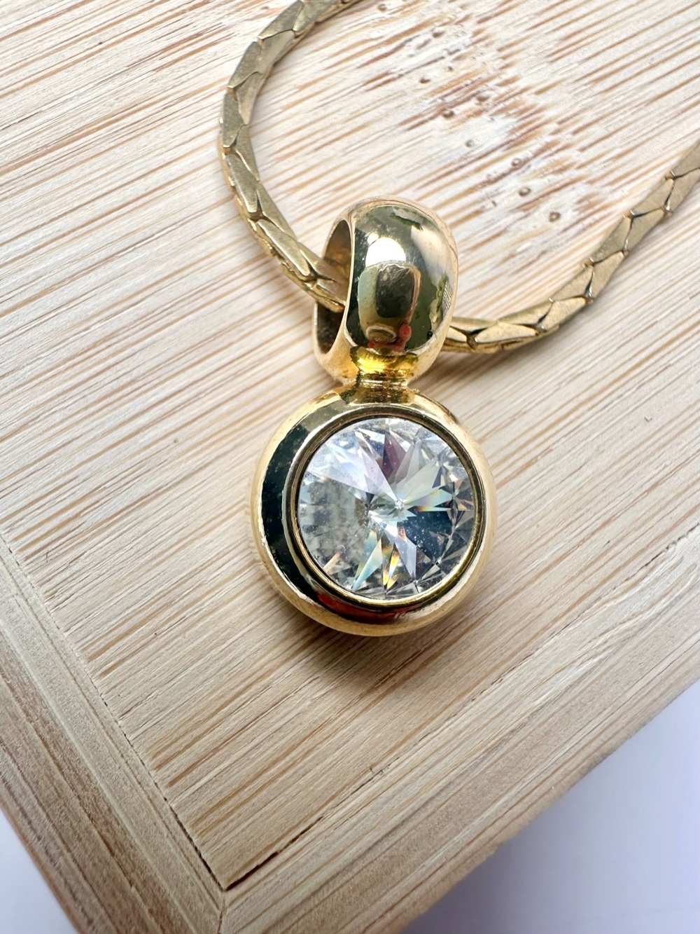 💛 Gold Tone Bezel-set Crystal Pendant on Flat Snake Chain